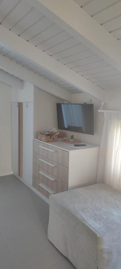 By The Sea - Holiday home Palairos