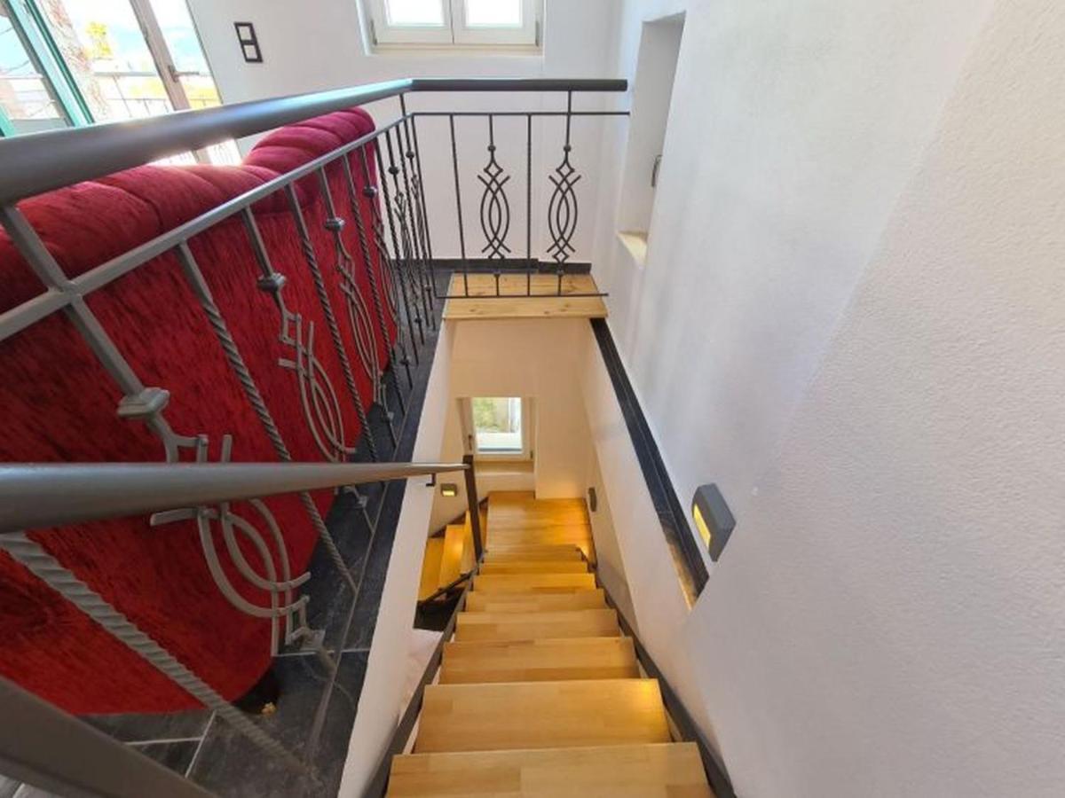 Townhouse Apartment *