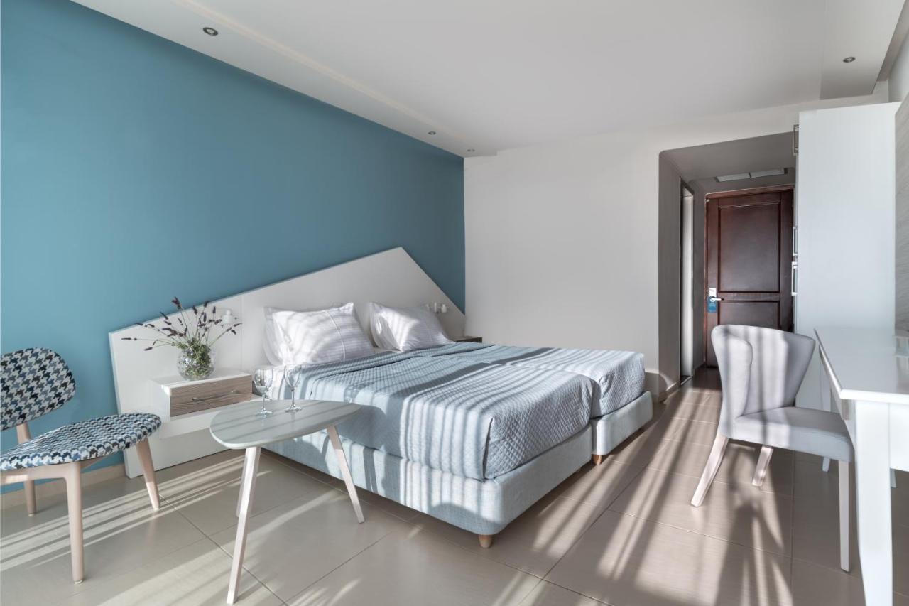 Kassandra Bay Resort, & Katsaros (Skiathos)
