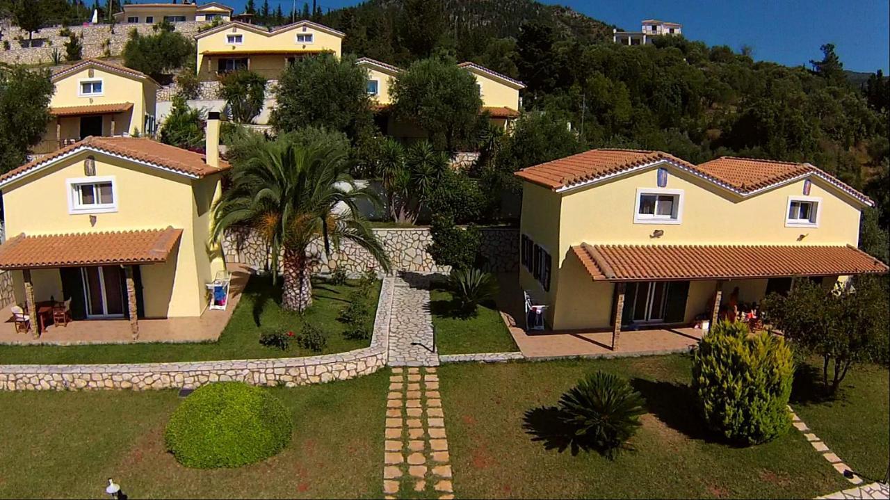Villa Pantheon And *