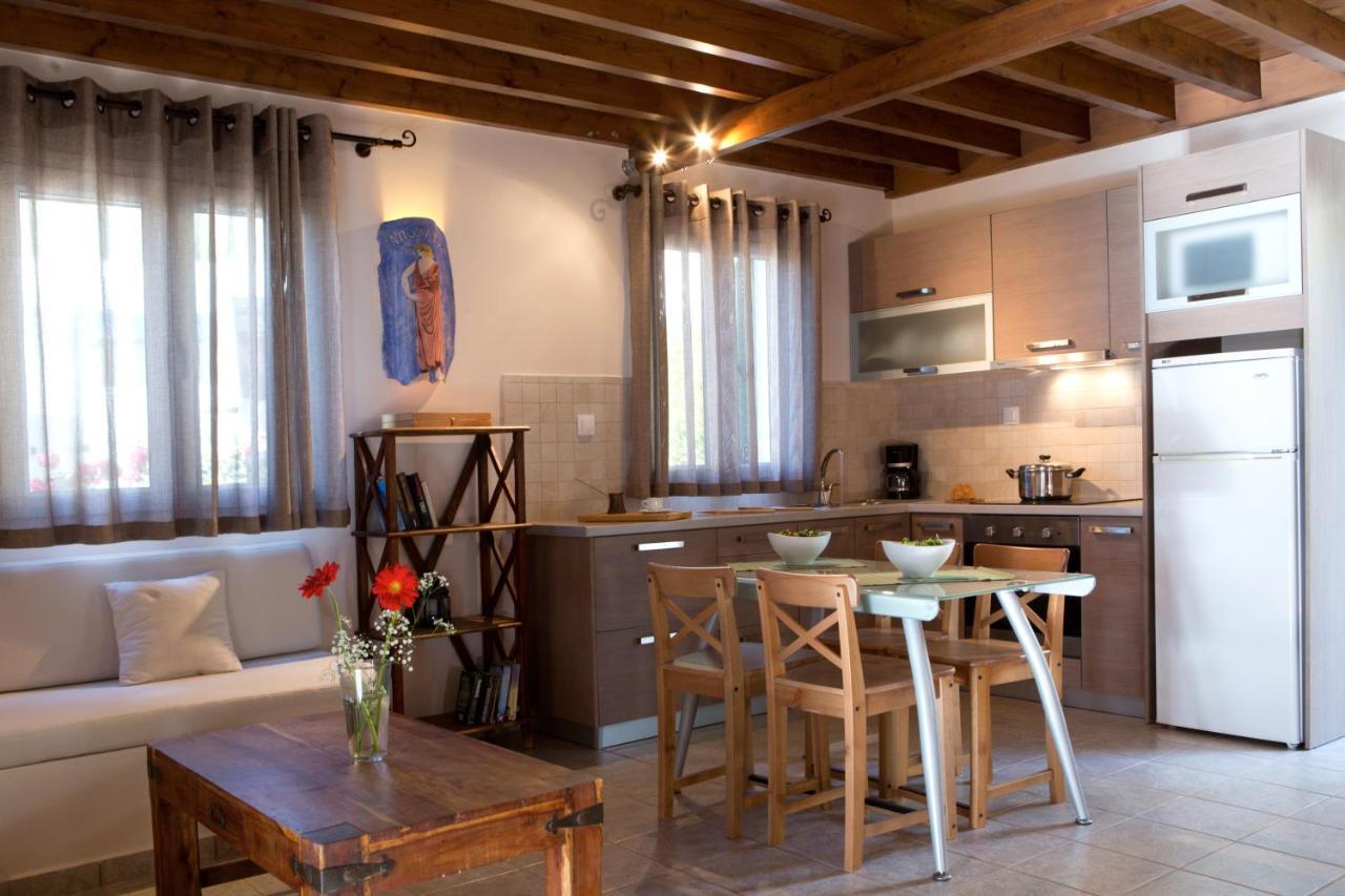 Villa Pantheon And
