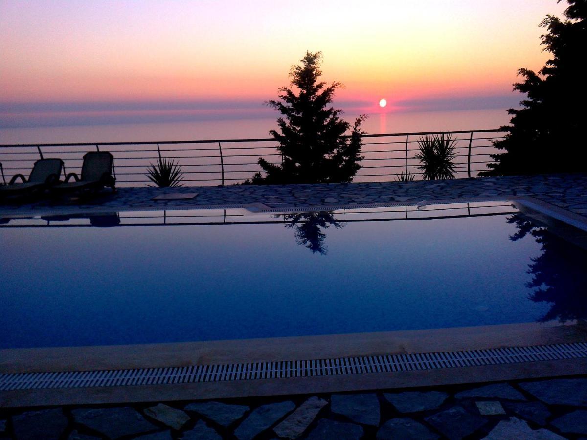 Villa Pantheon And Agios Nikitas
