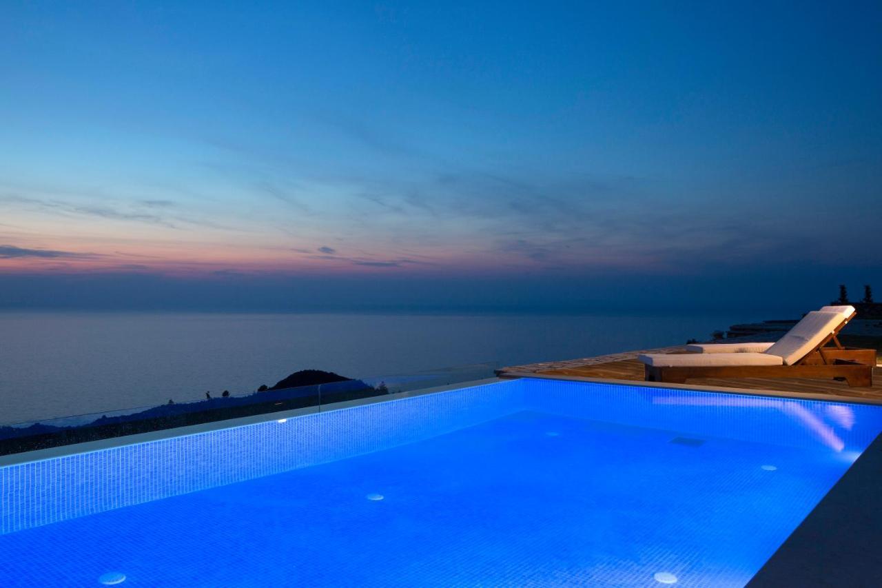 Villa Pantheon And Agios Nikitas