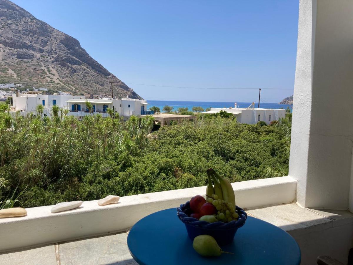 Alkyonis Kamares (Sifnos)