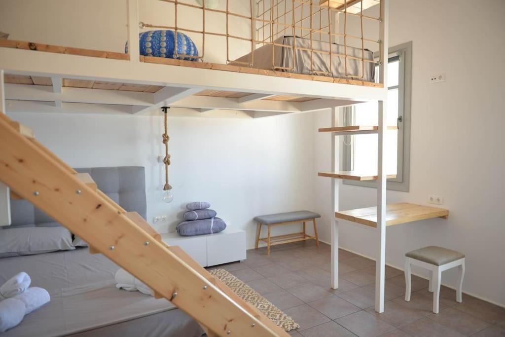 Holiday home Uppolis με θέα τα νησιά Ano Syros