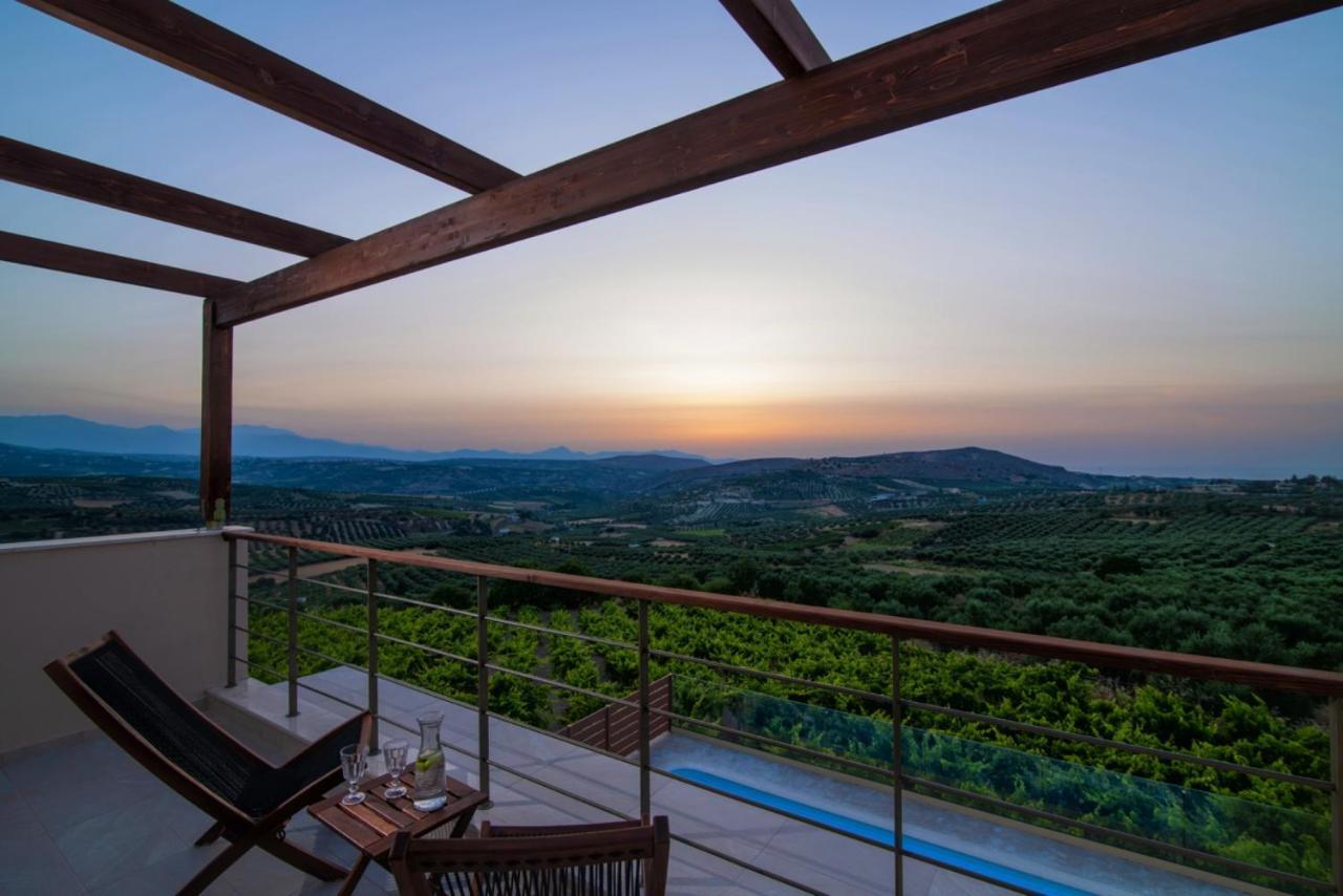 Luxury Malvasia With Seaview And Heated Pool Epano Vathia