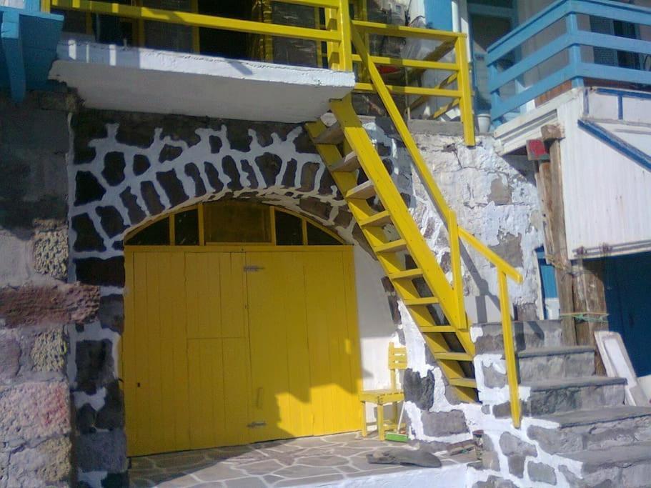Apartment The Yellow Boat House *