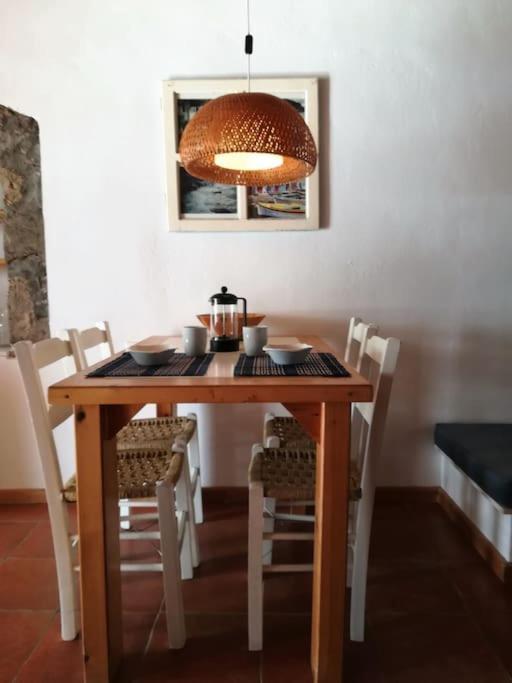 The Yellow Boat House Apartment Klima (Milos)