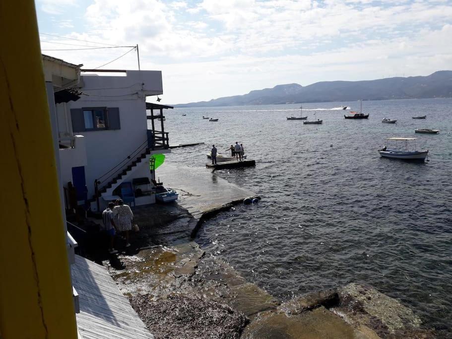 The Yellow Boat House Klima (Milos)