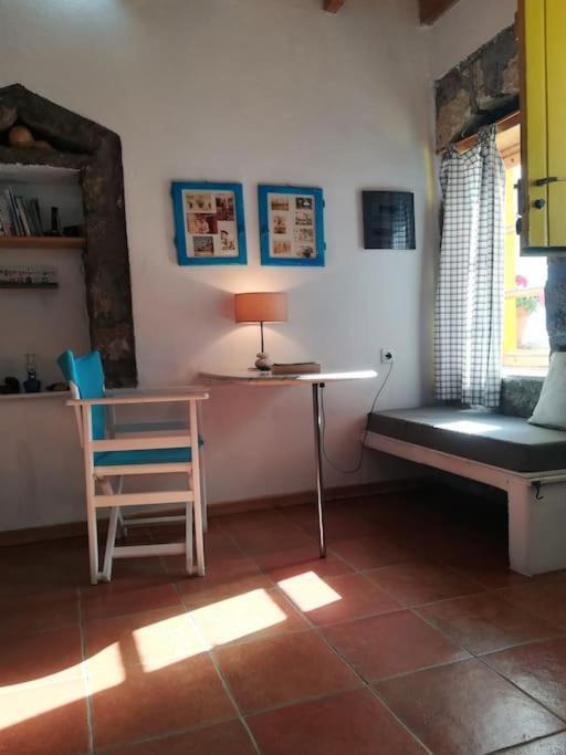 The Yellow Boat House * Klima (Milos)