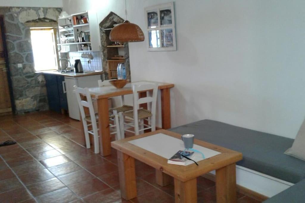 Apartment The Yellow Boat House Klima (Milos)