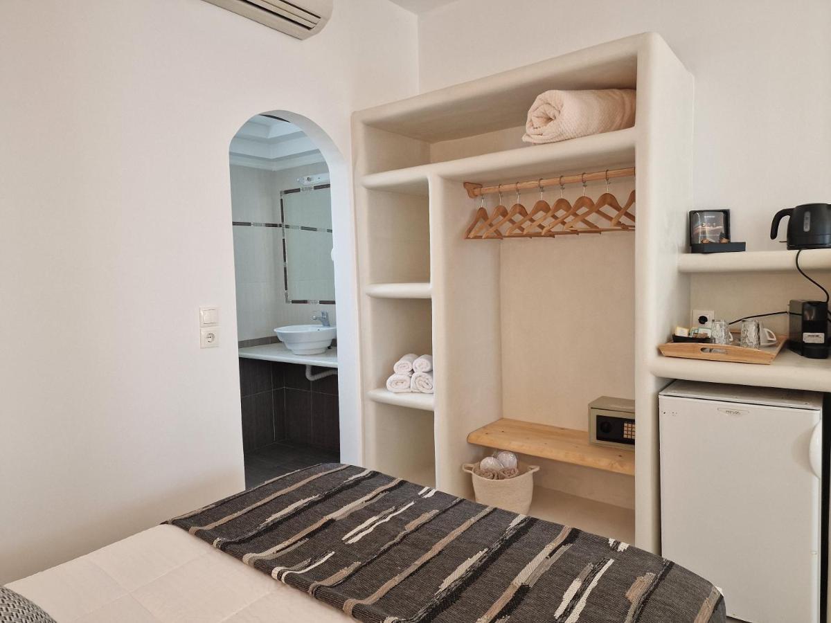 Amerisa & 3* Fira (Santorini)