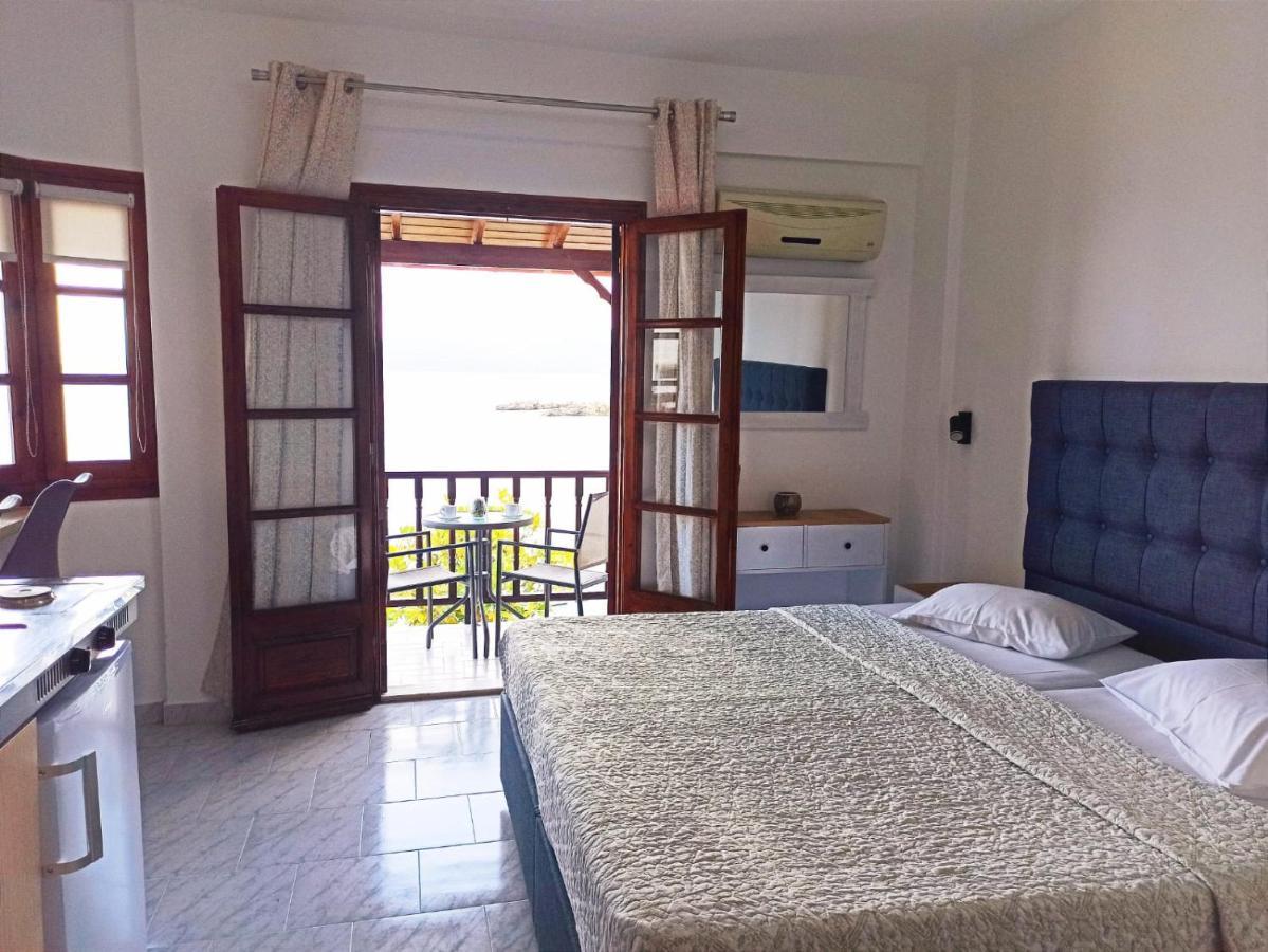 Apartment Studios Loukia *