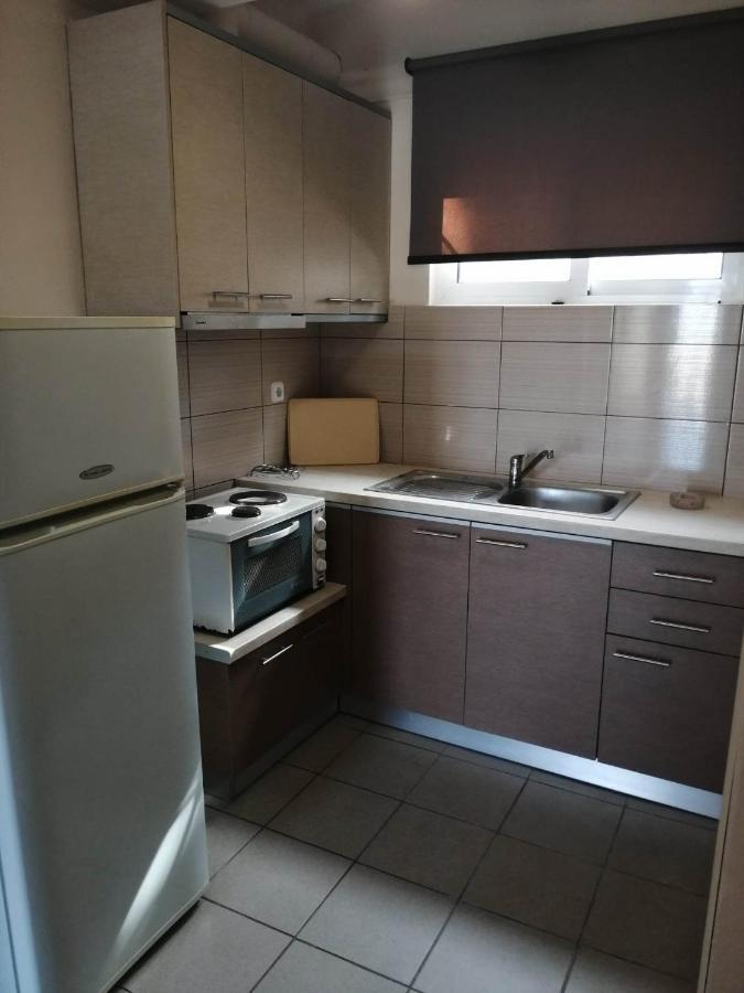 Alexandra'S Glifa Apartments