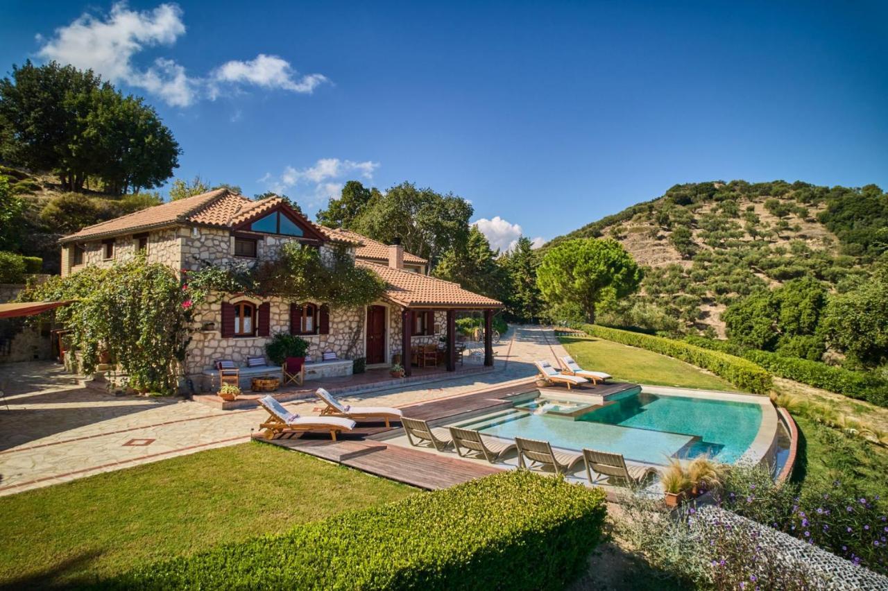 Wild Oak Estate - Stunning Views At A Dreamy Location, By Zantewize Argassi
