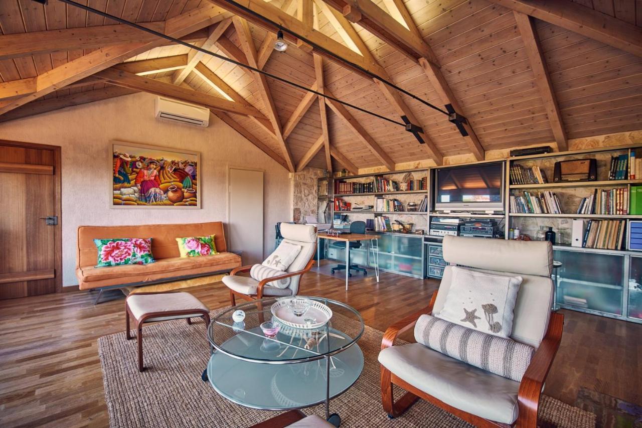 Wild Oak Estate - Stunning Views At A Dreamy Location, By Zantewize