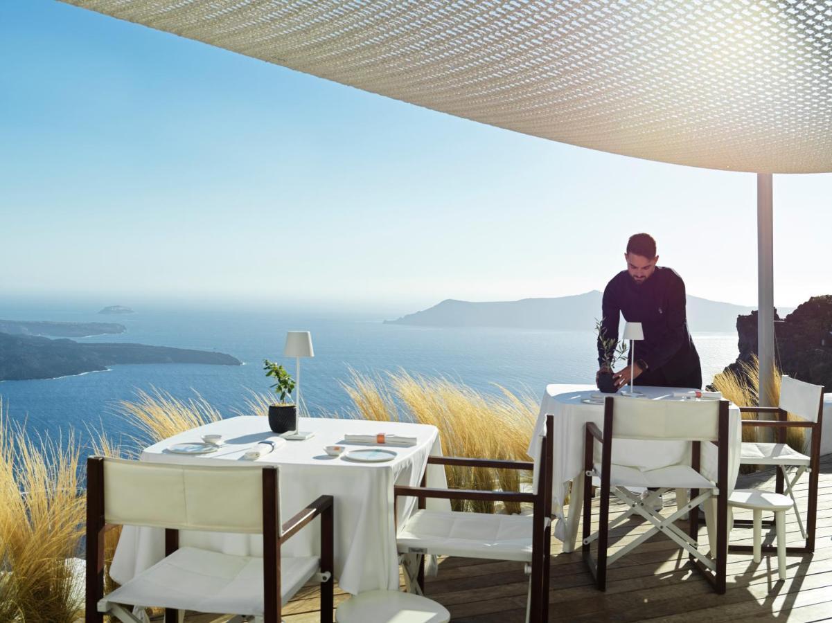 Hotel Katikies Chromata Santorini - The Leading Of The World