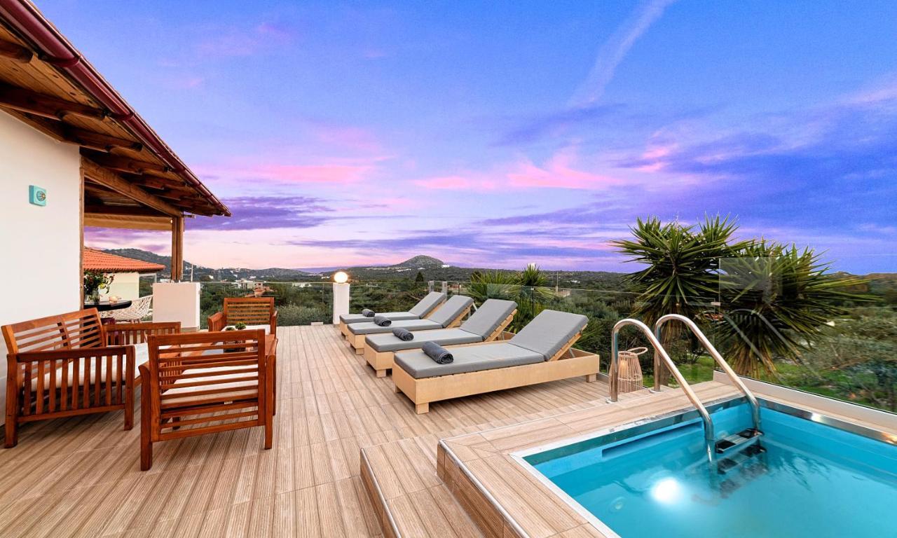 Carolina Private Pool Villa
