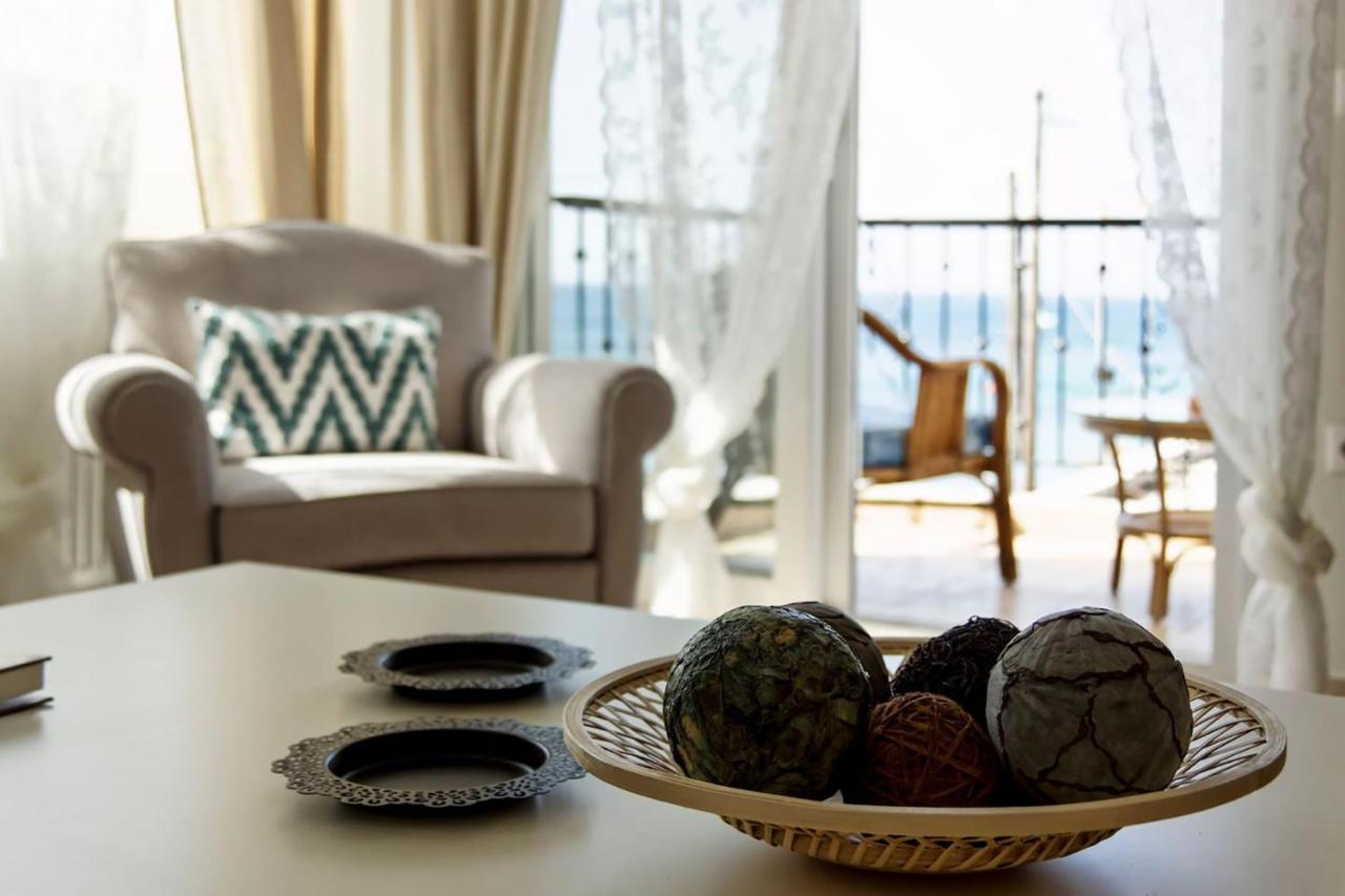 Lemon Front Apartment,
