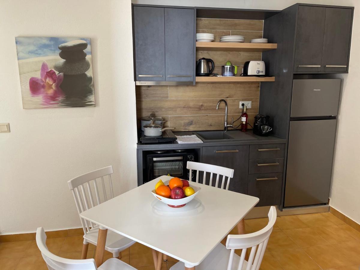 Vladimiros Apartment