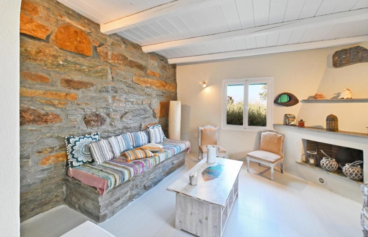 Holiday home Eliza With A Swimming Pool And Sea View In The Area Of Otzia, On The Island Of Kea *