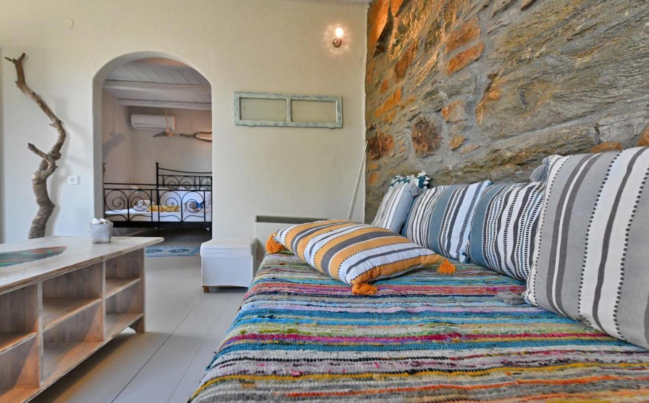 Eliza With A Swimming Pool And Sea View In The Area Of Otzia, On The Island Of Kea Holiday home *