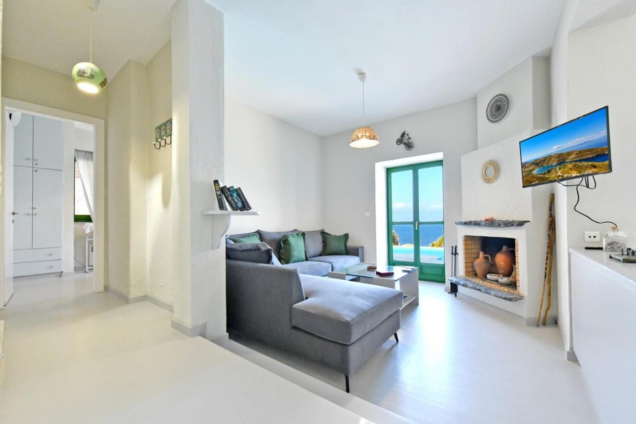 Holiday home Eliza With A Swimming Pool And Sea View In The Area Of Otzia, On The Island Of Kea