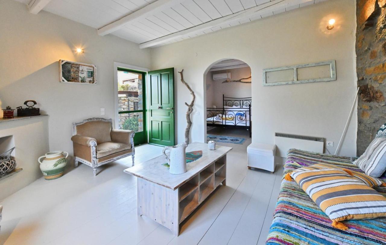Holiday home Eliza With A Swimming Pool And Sea View In The Area Of Otzia, On The Island Of Kea