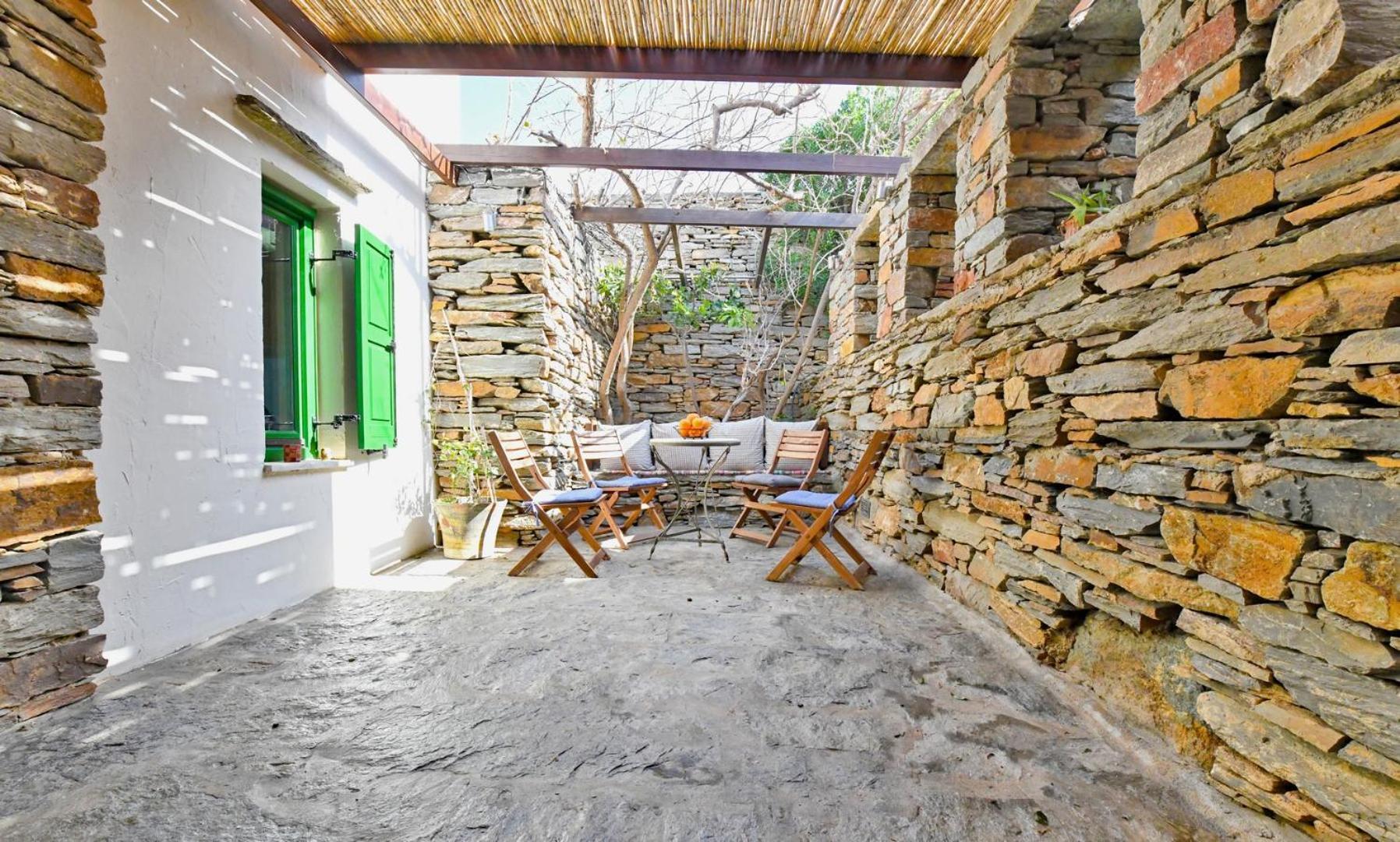 Eliza With A Swimming Pool And Sea View In The Area Of Otzia, On The Island Of Kea Holiday home *