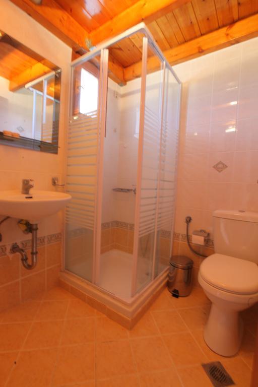 Aparthotel George Skyrosstudios *