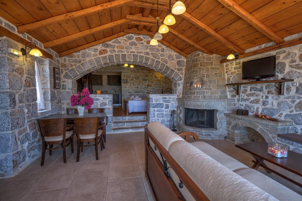 Achelatis Traditional Holiday home *