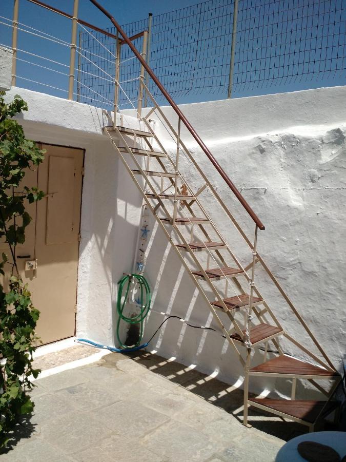Marthas Traditional House *