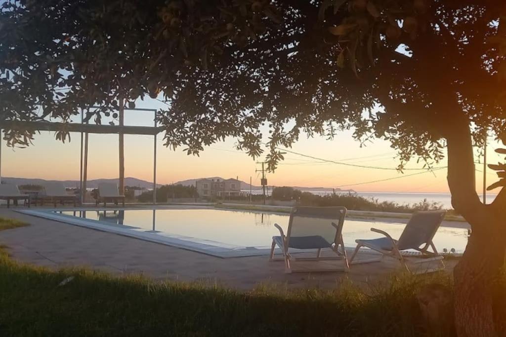 Villa Cristelia Seafront & Pool *