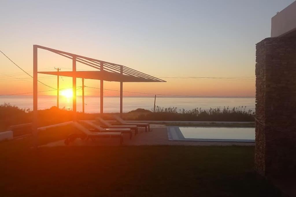 Cristelia Seafront & Pool *