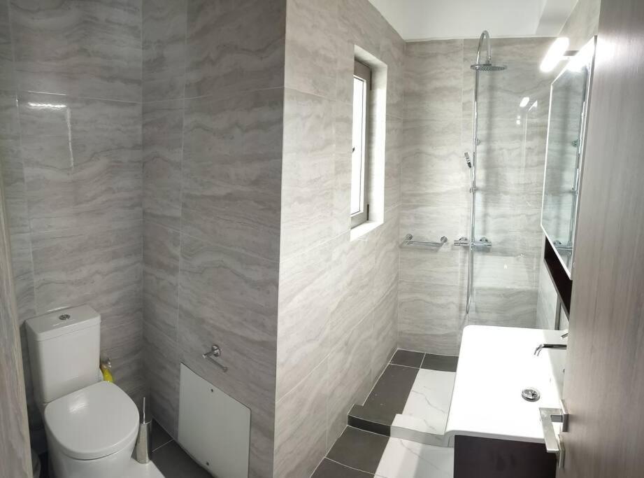 Spacious & Minimal Near Airport Peania Coniann Filoxenia * Paiania