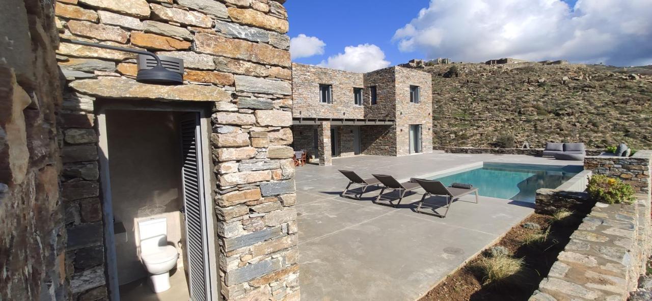 Veneterra-pool-seaview-conciergeservices Koundouros