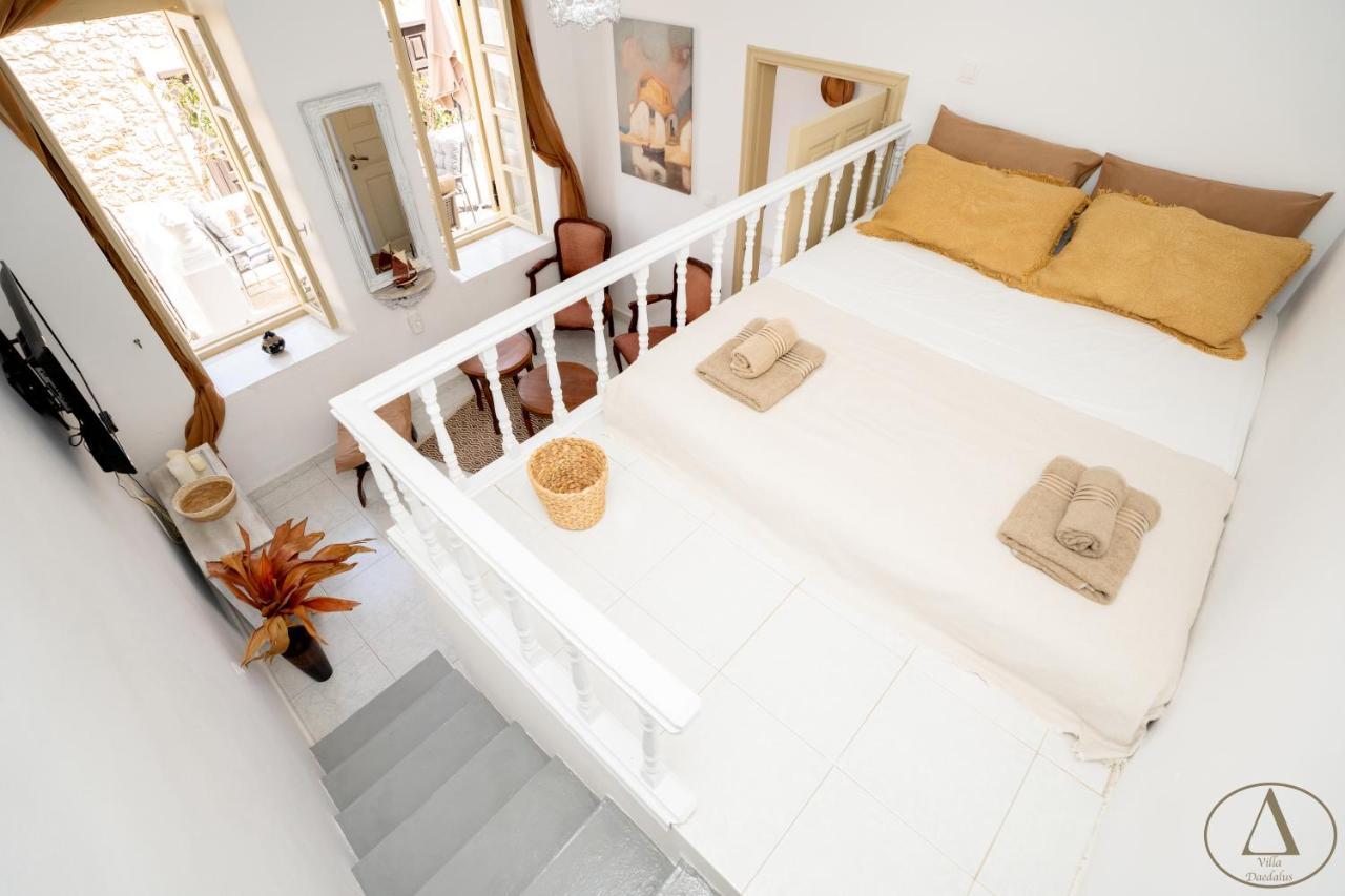 Mansion House Holiday home Chalki Town