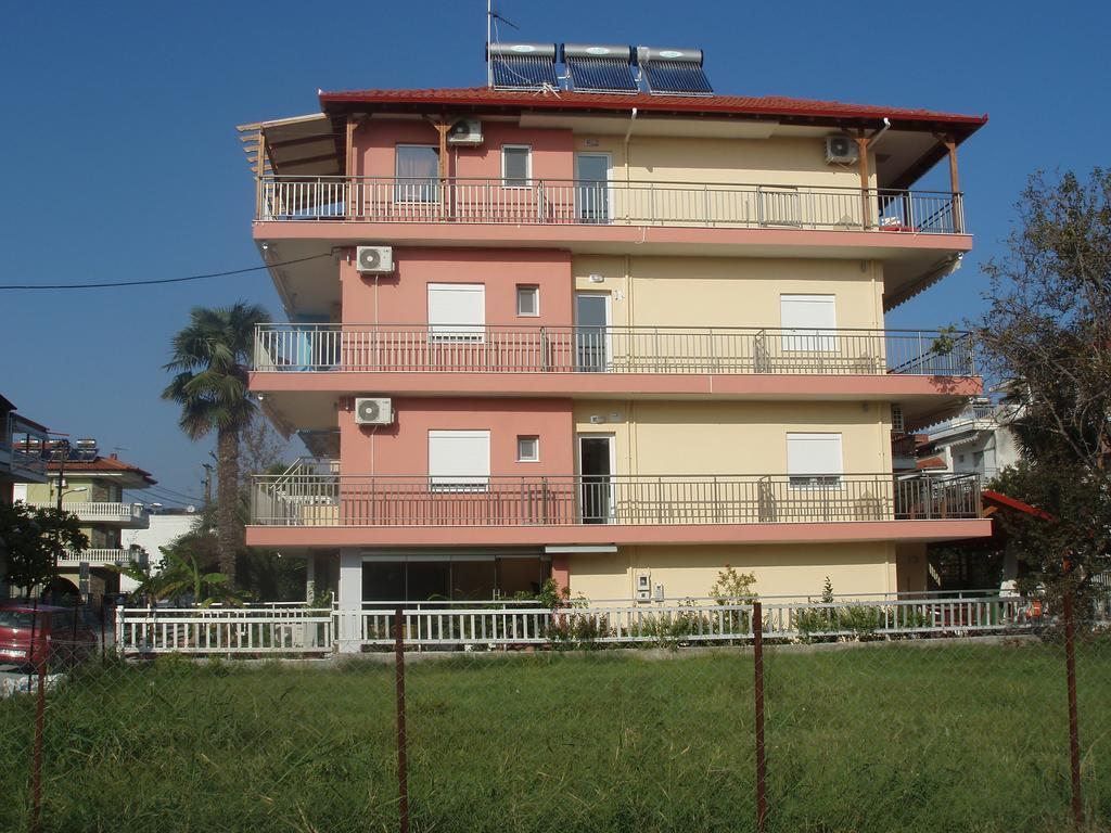 Four Seasons 2 Apartment