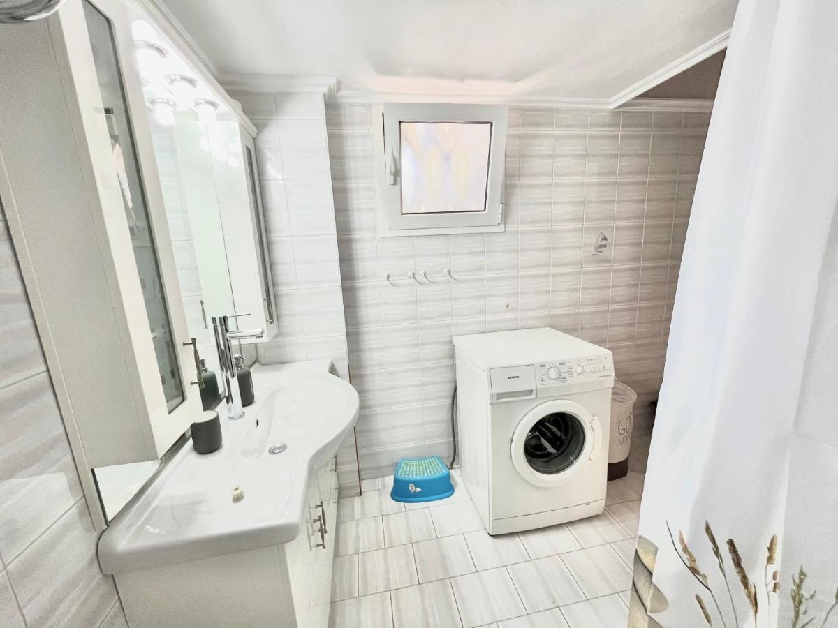 Vasiliki Apartment Vathi (Aegina)