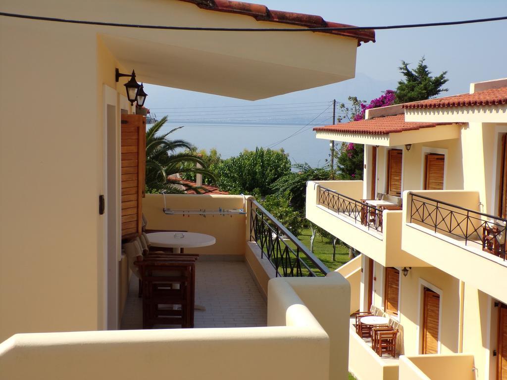 Le Due Sorelle Aparthotel Spilia (Central Greece)