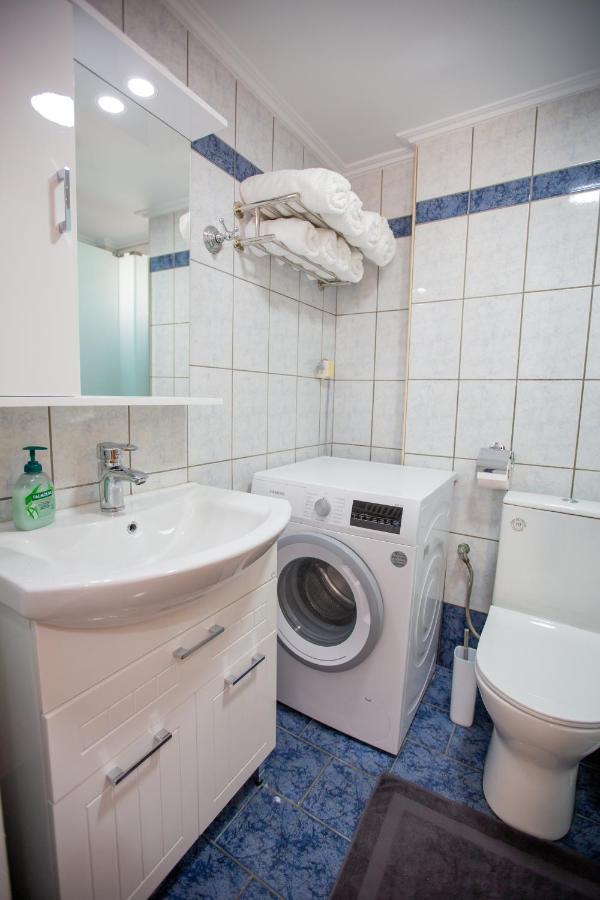 Poly's Charming - City Center & Near The Beach 2bedroom Apartment *