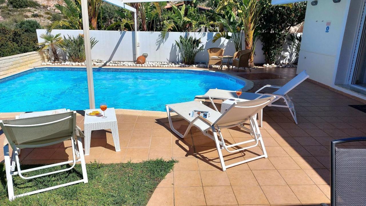 Sunjoy Close To The Villa Sounion