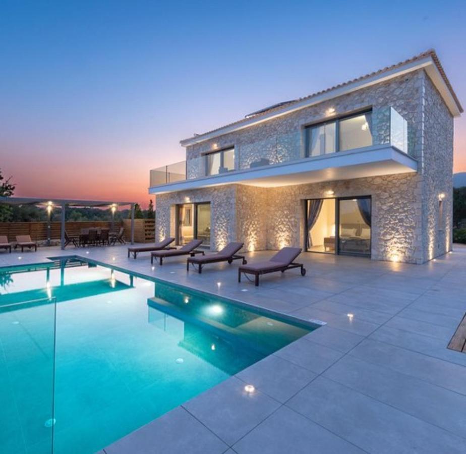 Kefalonia Stone - Petros Kefalonica *