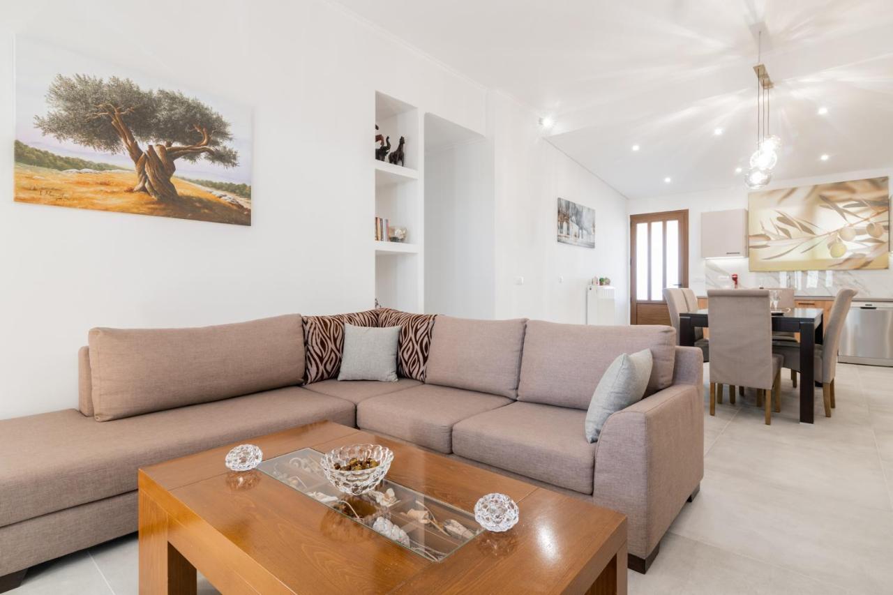 Anchor Villa Fiolitis