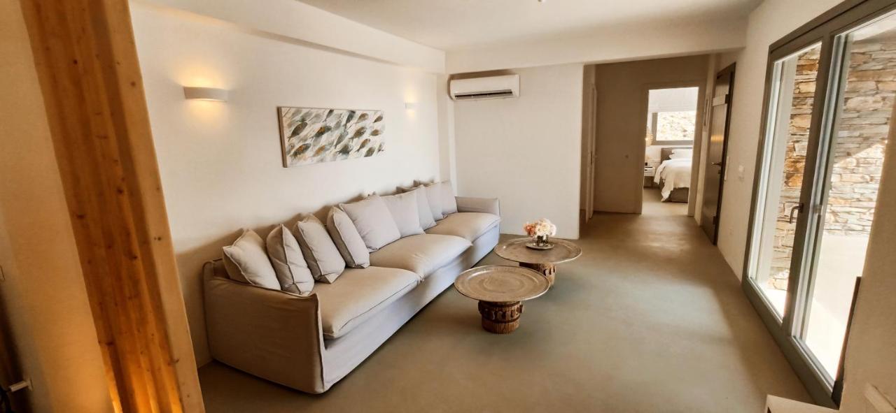 Veneterra-pool-seaview-conciergeservices Koundouros