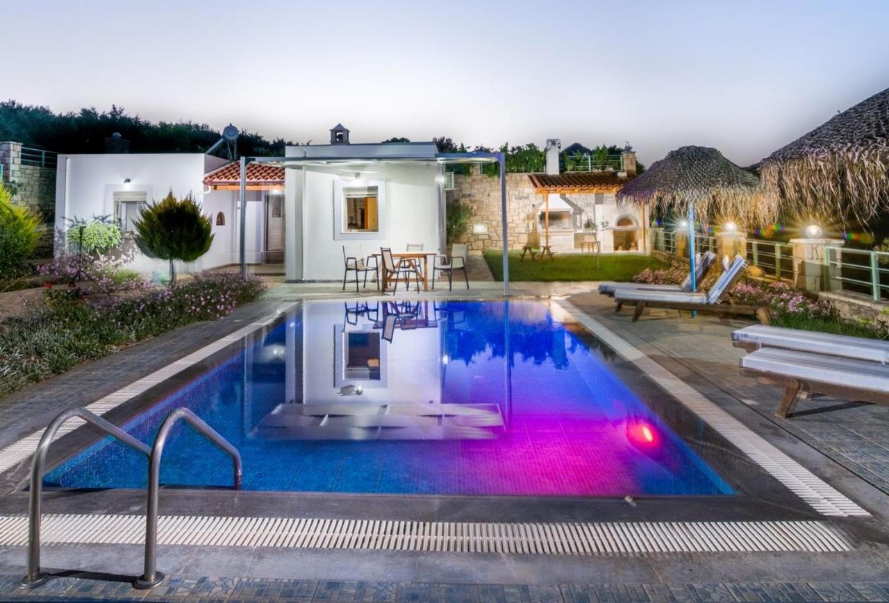 Villa Zeus's Daughtes