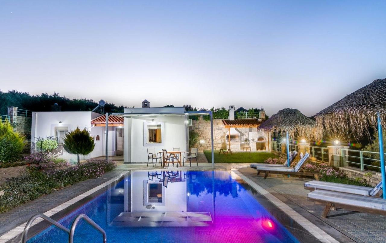Zeus's Daughtes Villa Pitsidia