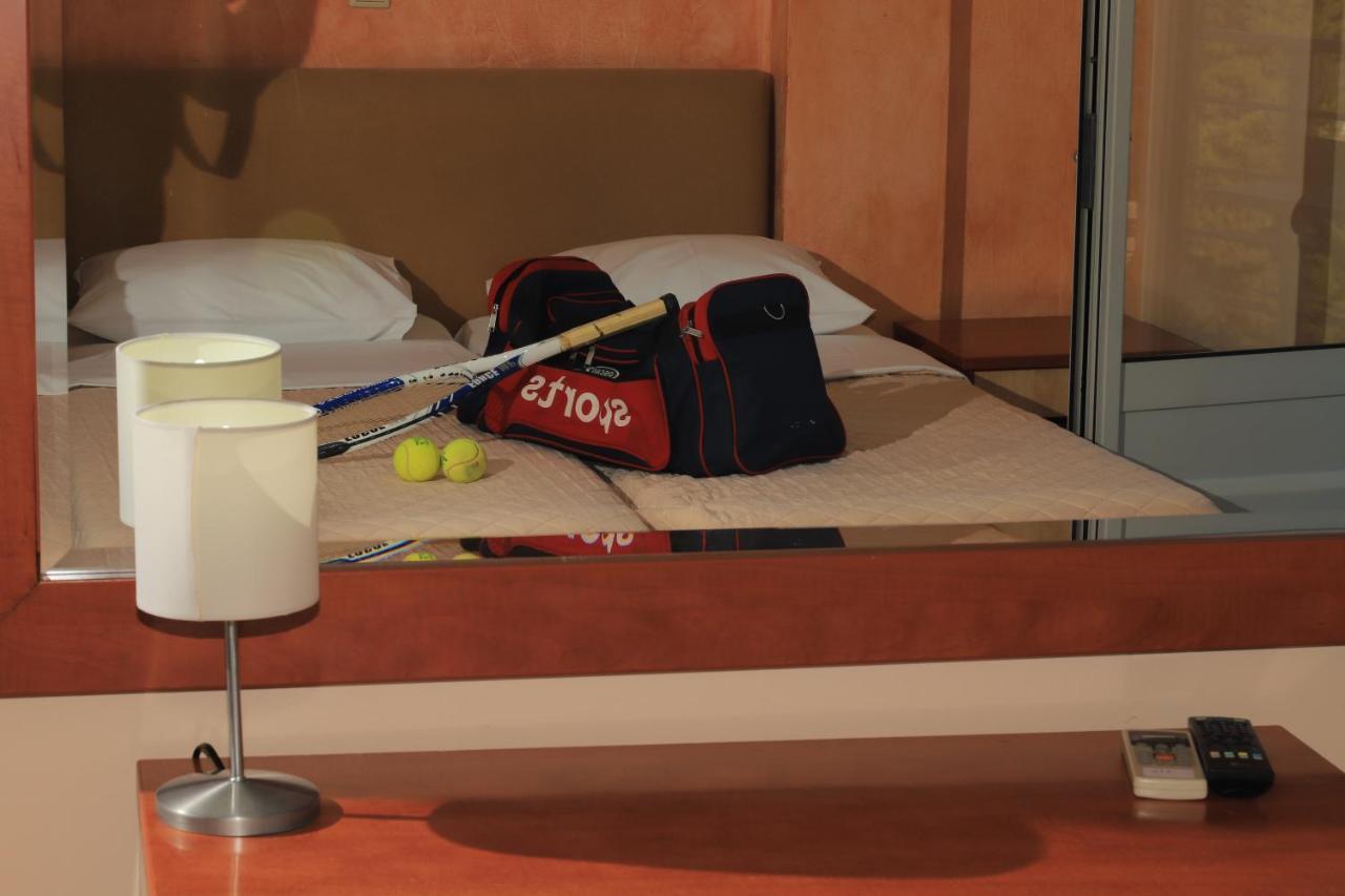 Ikaros Elliniko Hotel 2*