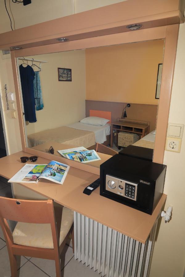 Ikaros Elliniko Hotel 2*