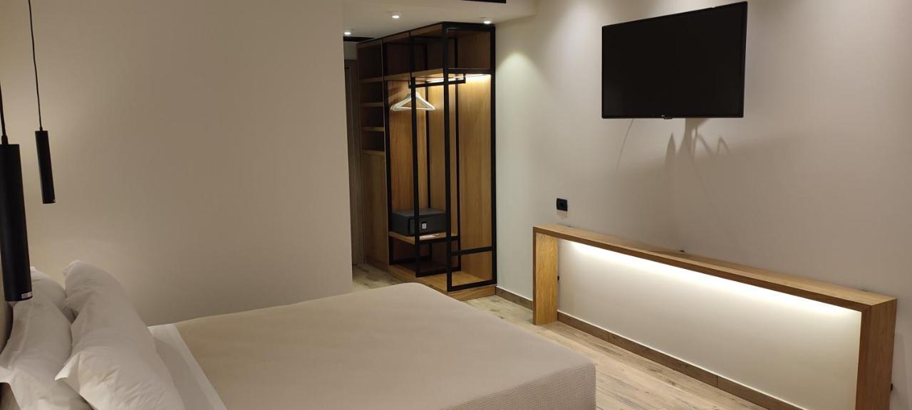 Mary Hotel *